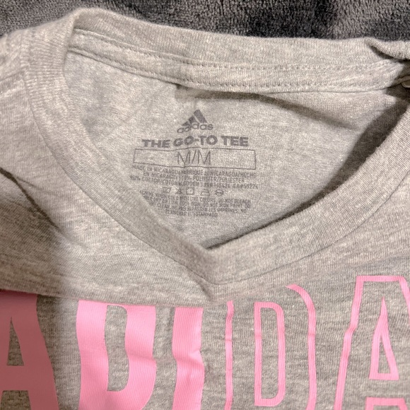 🌼 Adidas TShirt - Picture 2 of 2